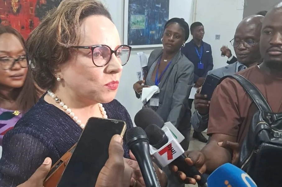 Côte d’Ivoire/ Culture : « Résilience », le cri du cœur et du pinceau de Regina Veltin